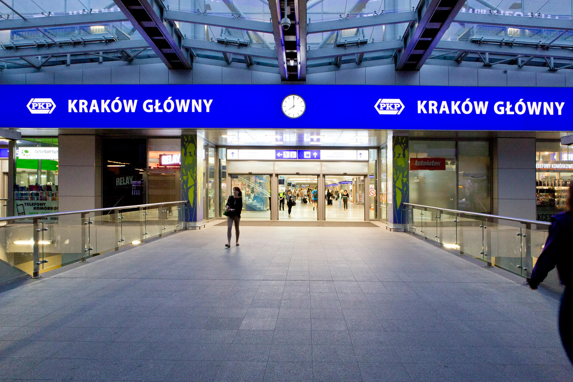 Kraków, dworzec główny - fotografia - architektura współczesna