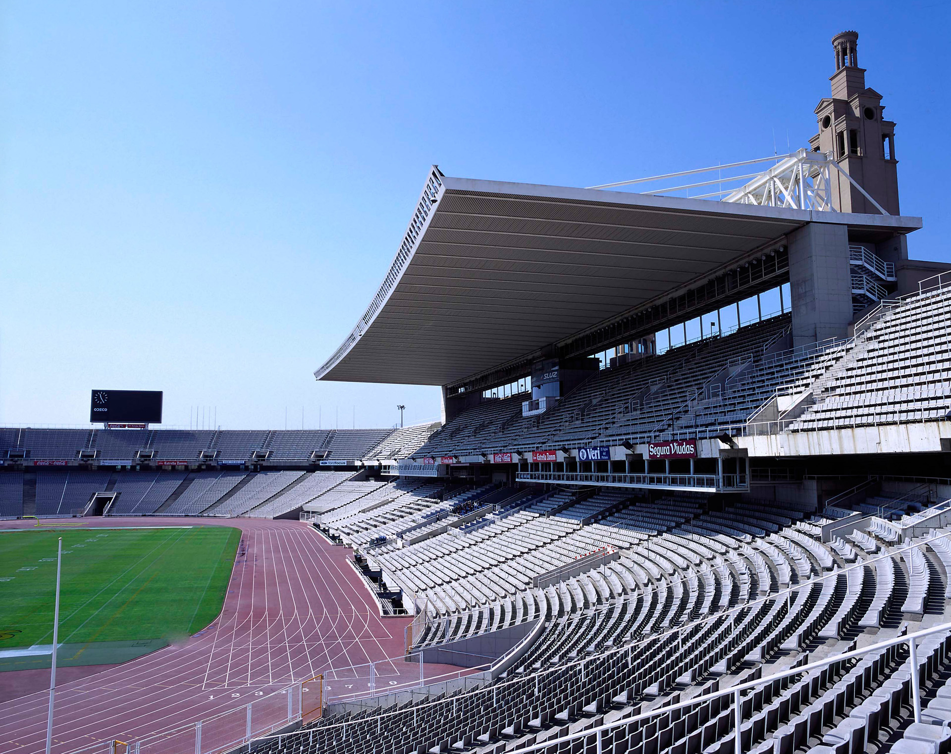 Barcelona, stadion olimpijski, obiekt sportowy - fotografia - architektura współczesna